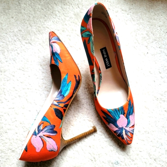 Nine West Moyen Women's Pointed Toe Floral Pumps Size 6 M - Picture 3 of 13
